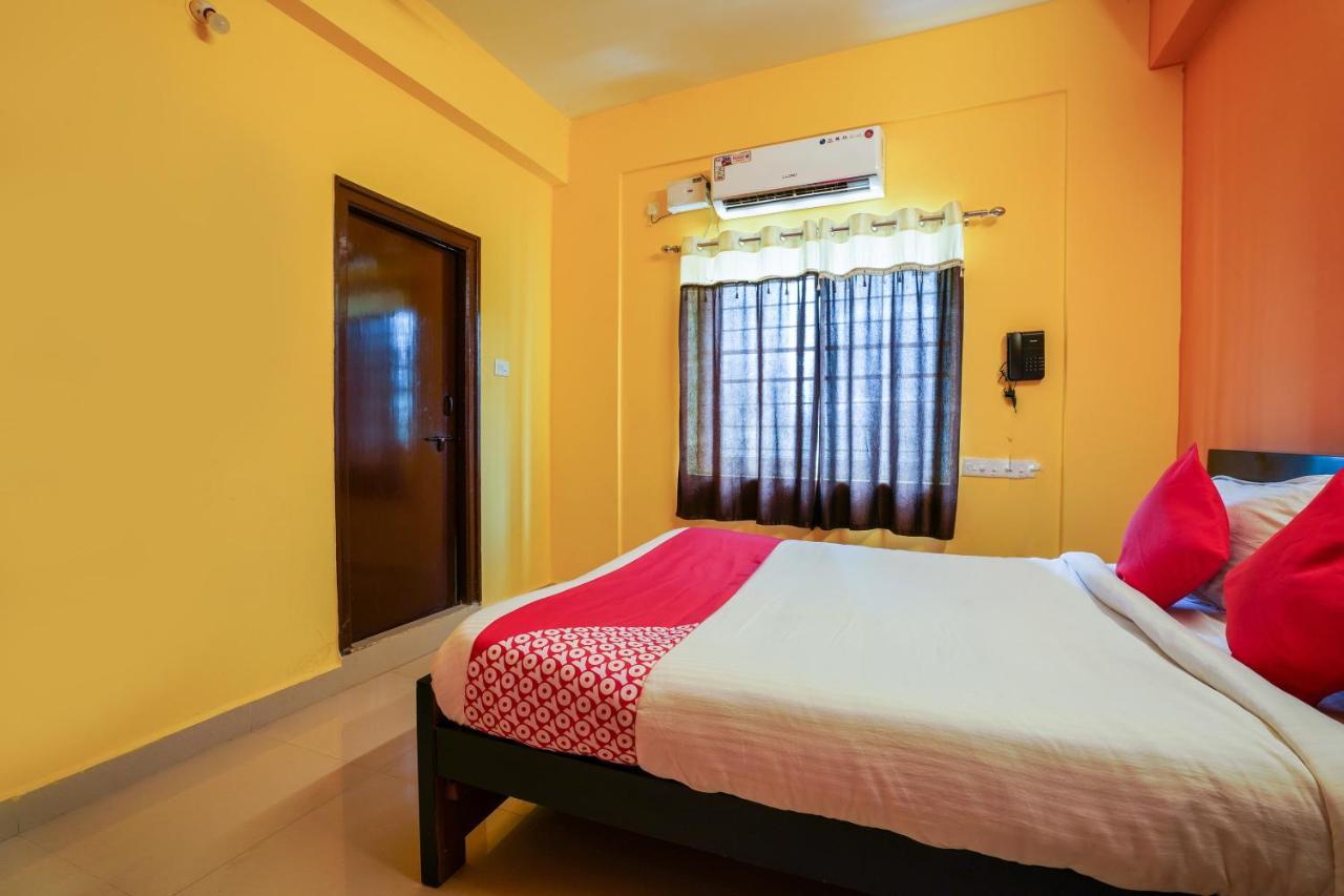 Oyo 70286 Svr Grand Hotel Hyderabad Luaran gambar