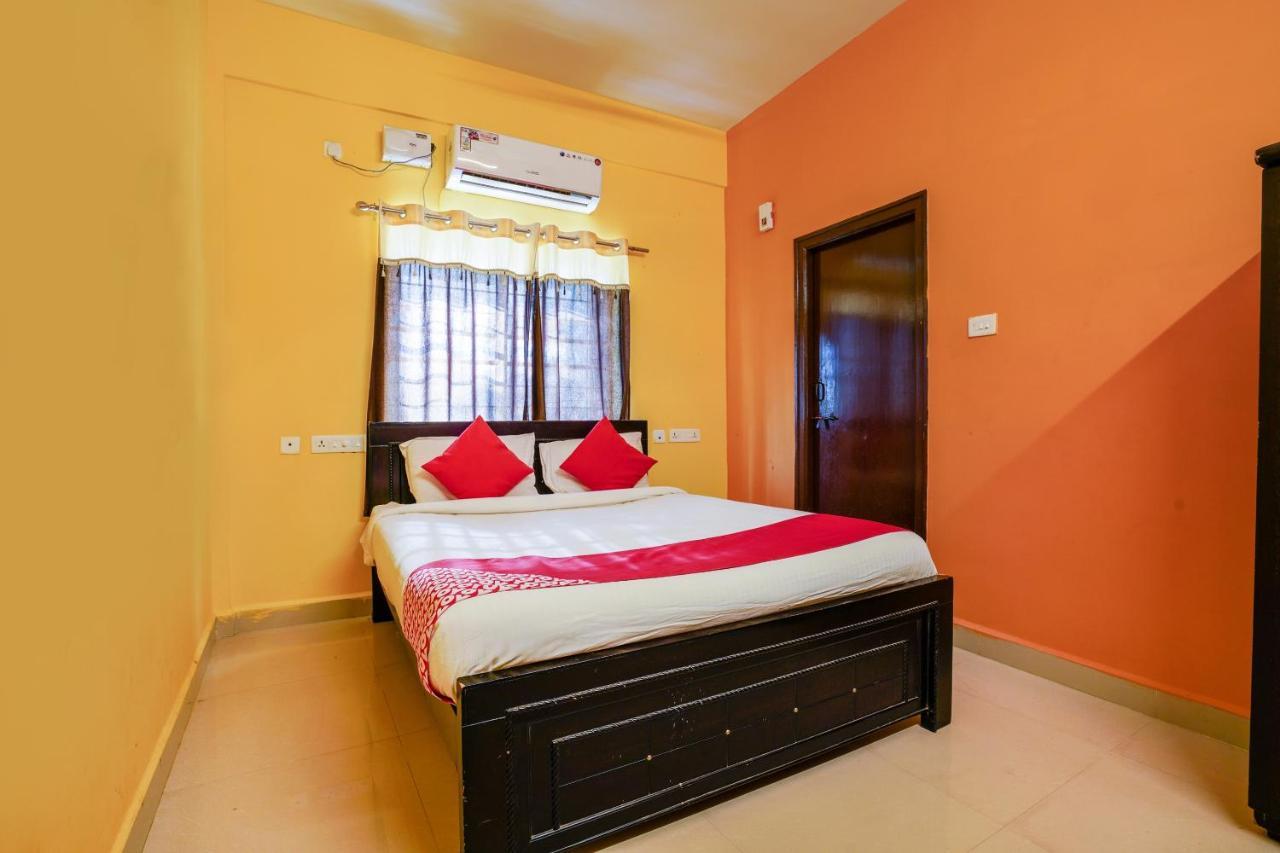 Oyo 70286 Svr Grand Hotel Hyderabad Luaran gambar