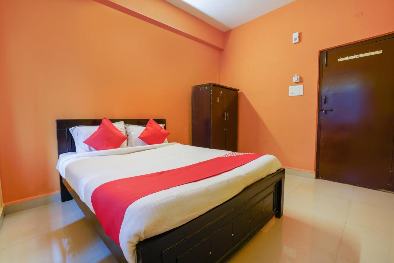 Oyo 70286 Svr Grand Hotel Hyderabad Luaran gambar