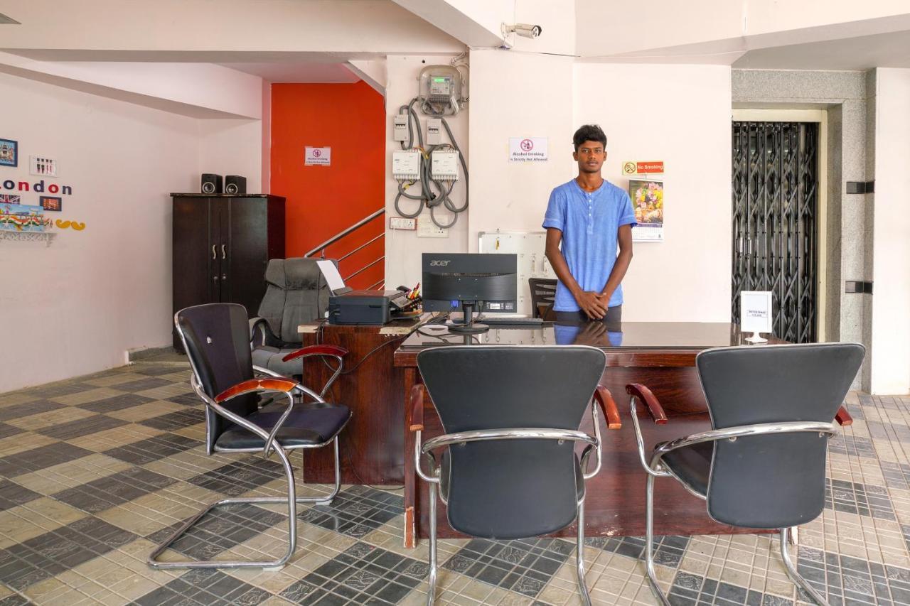 Oyo 70286 Svr Grand Hotel Hyderabad Luaran gambar
