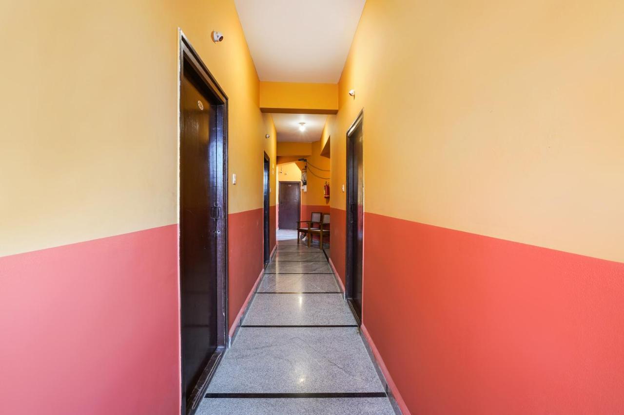 Oyo 70286 Svr Grand Hotel Hyderabad Luaran gambar