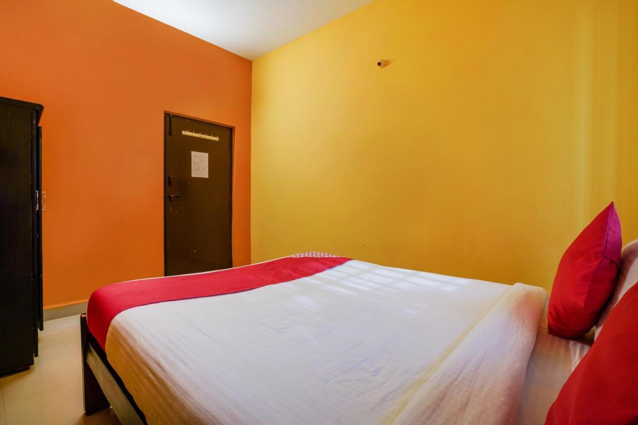Oyo 70286 Svr Grand Hotel Hyderabad Luaran gambar